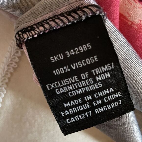 LE Chateau Abstract Viscose Crêpe Double V Size XXS - Picture 9 of 10